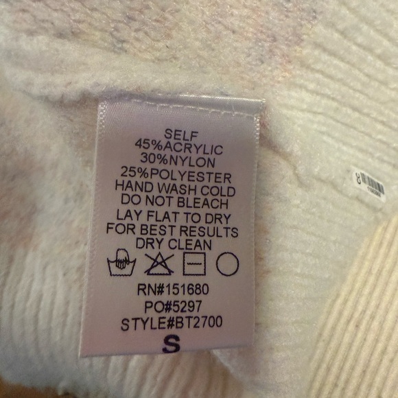 Storia White Crew Neck Sweater with Fuzzy Accents - Picture 5 of 7